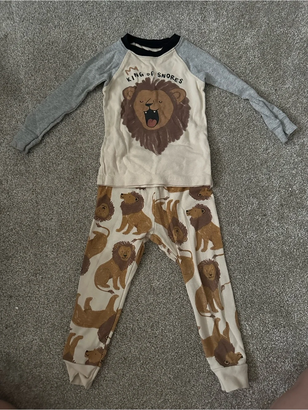 Carter's Beige & Gray Lion 'King of Snores' Pajama Set
